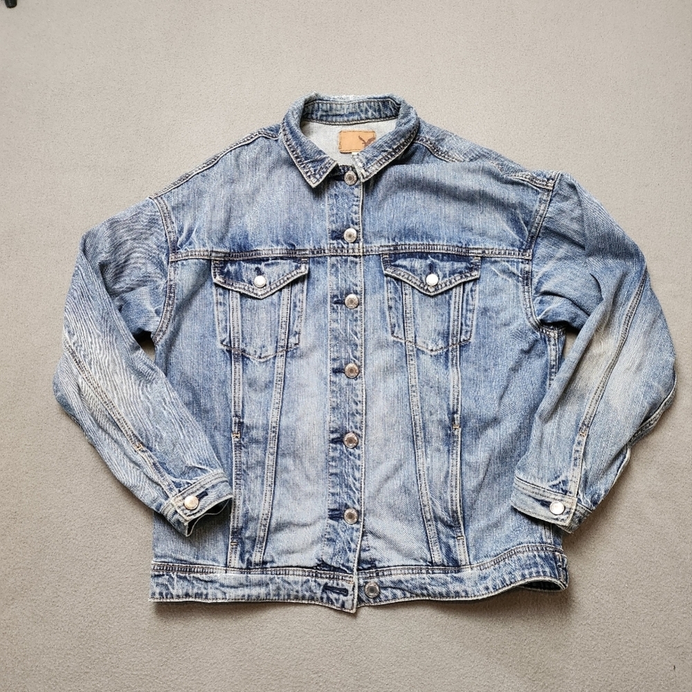 American Eagle Men's Denim Jean Jacket Size MED, Distressed 100% Cotton